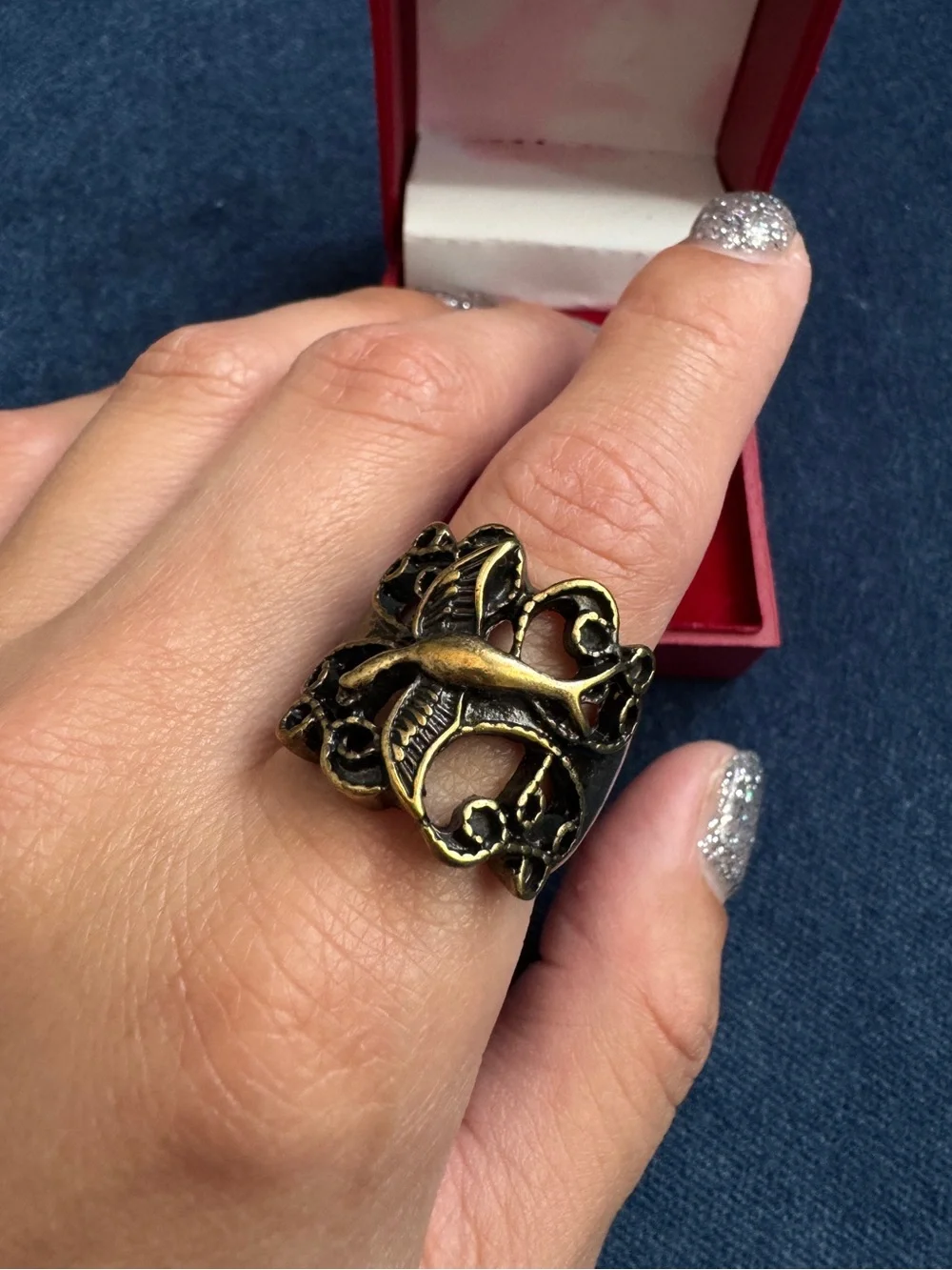 Vintage gold tone bird accent statement Ring size 7